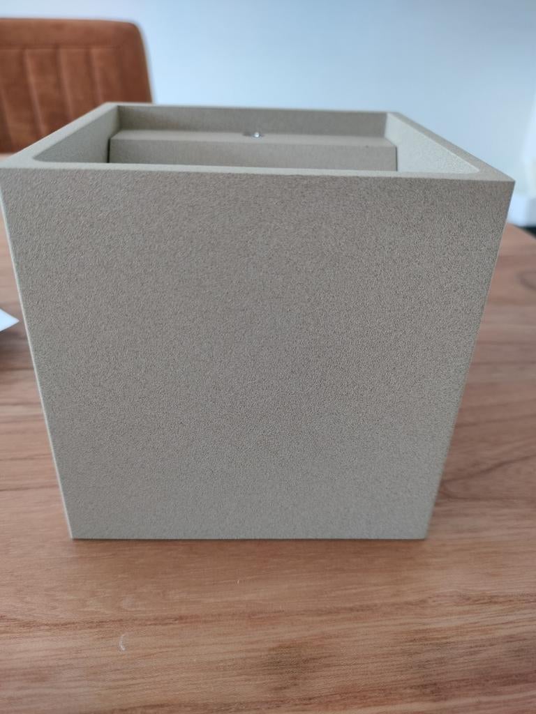 Nieuwe up down lamp taupe kleur, Ophalen of Verzenden, Nieuw, Metaal, Modern