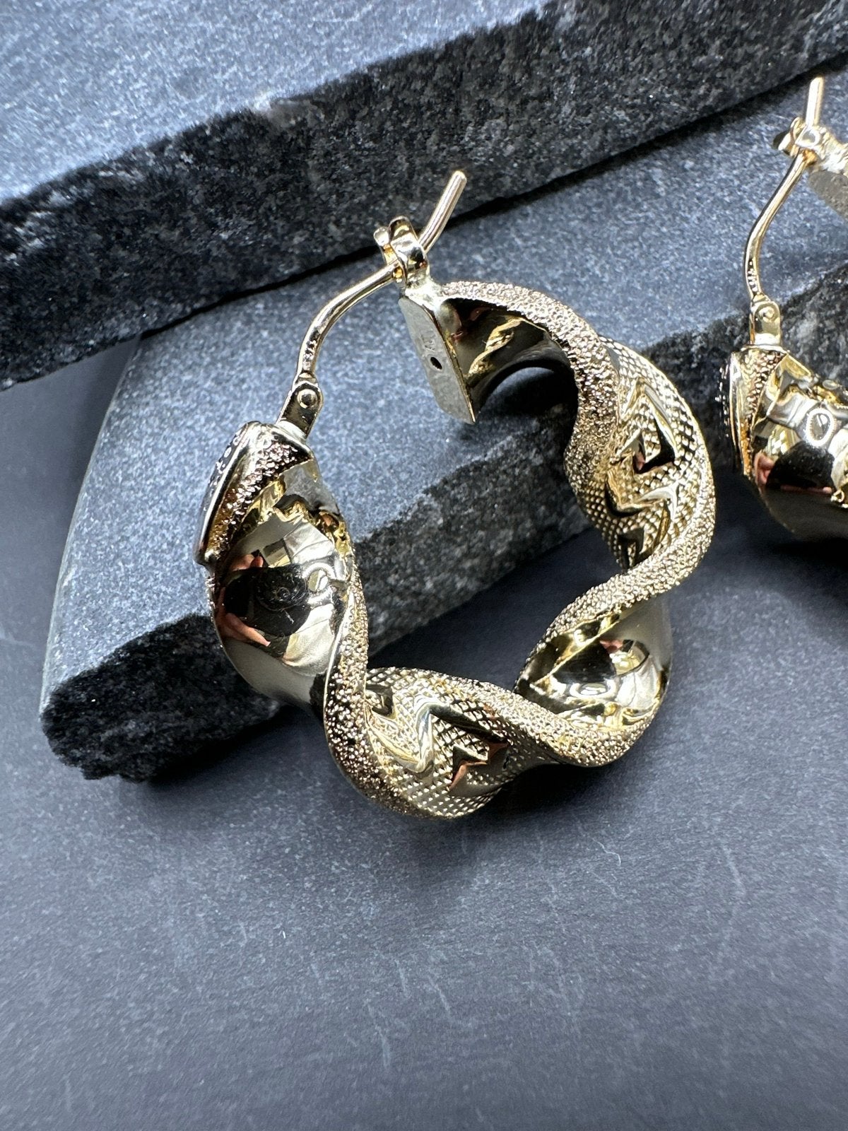 14k Gouden Wokkels Oorbellen, Sieraden, Tassen en Uiterlijk, Oorbellen, Ophalen of Verzenden, Nieuw, Goud, Hangers