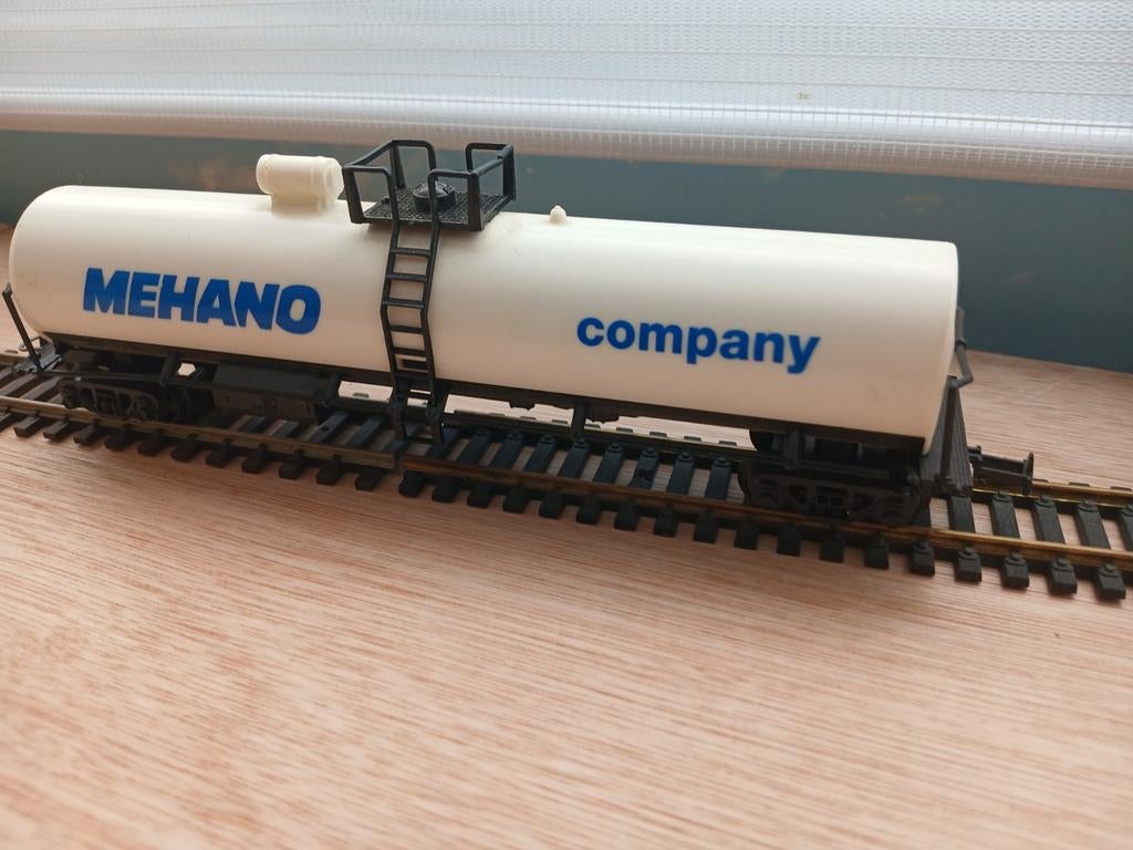 Grote tankwagen voor HO spoor - Mehano Company, Ophalen of Verzenden, Gebruikt, Wagon, Overige merken