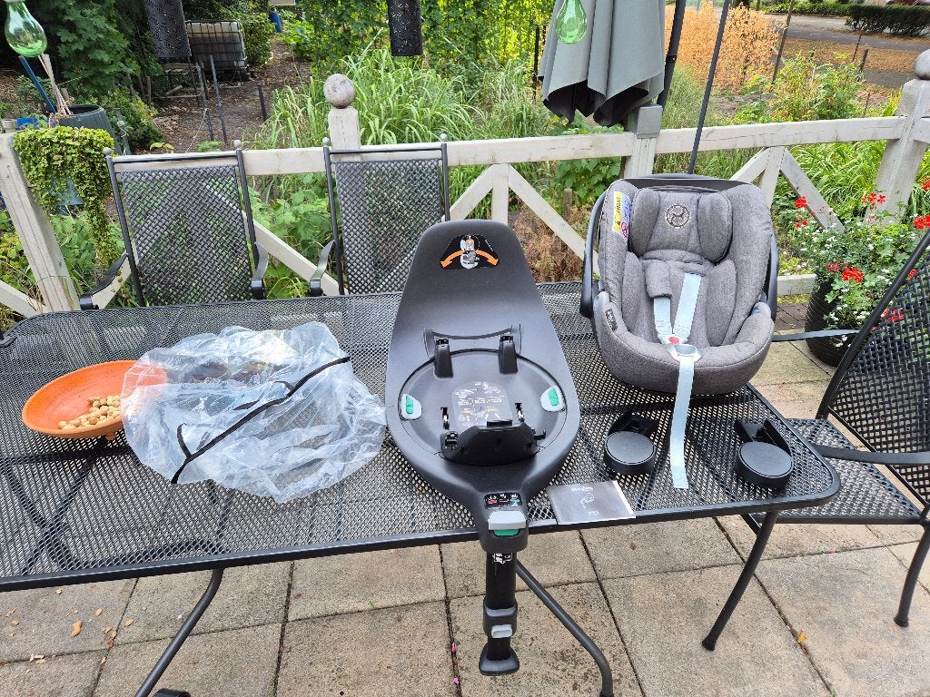 Cybex Sirona Z + Base Z, adapters & regenhoes (0-18m), Verstelbare rugleuning, Gebruikt, Overige methoden, 0 t/m 13 kg