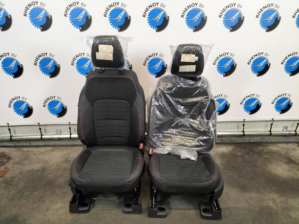 FORD KUGA INTERIEUR COMPLEET 2023, Auto-onderdelen, Interieur en Bekleding, Ophalen of Verzenden, Gebruikt, Stiba lid