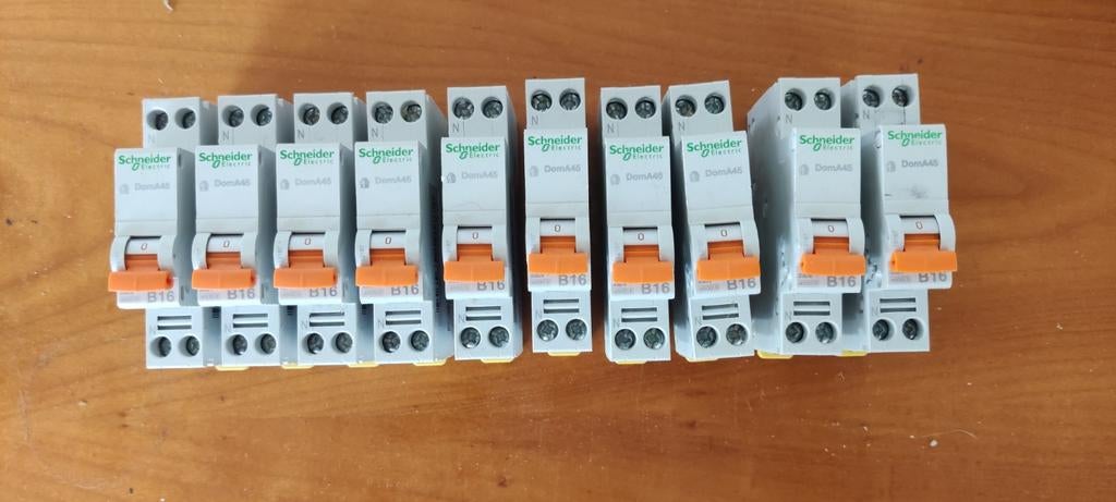 Diverse elektra componenten: automaten, aardlekschakelaar, Ophalen of Verzenden, Gebruikt, Overige typen