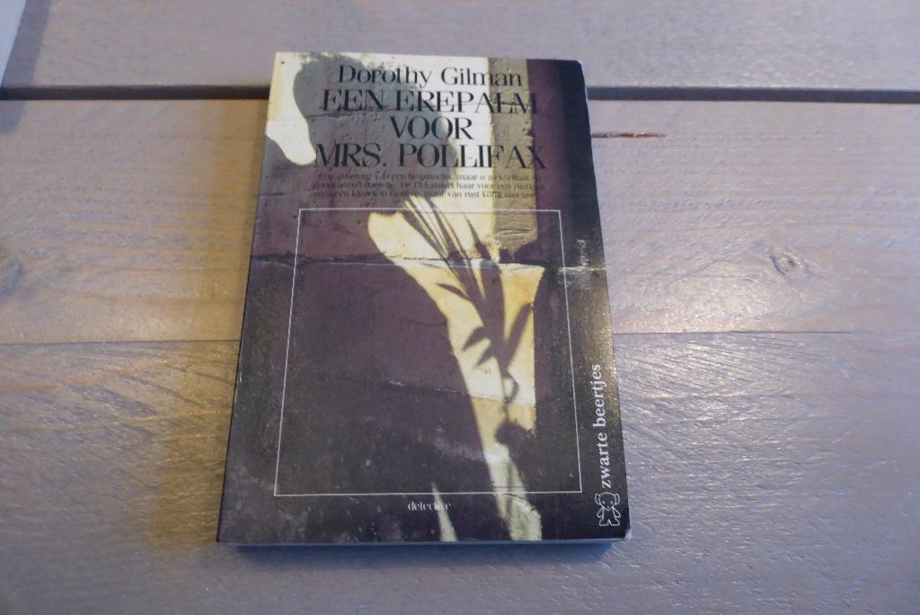 Boek: Dorothy Gilman: Een Erepalm voor Mrs. Pollifax, Boeken, Ophalen of Verzenden, Gelezen, Dorothy Gilman