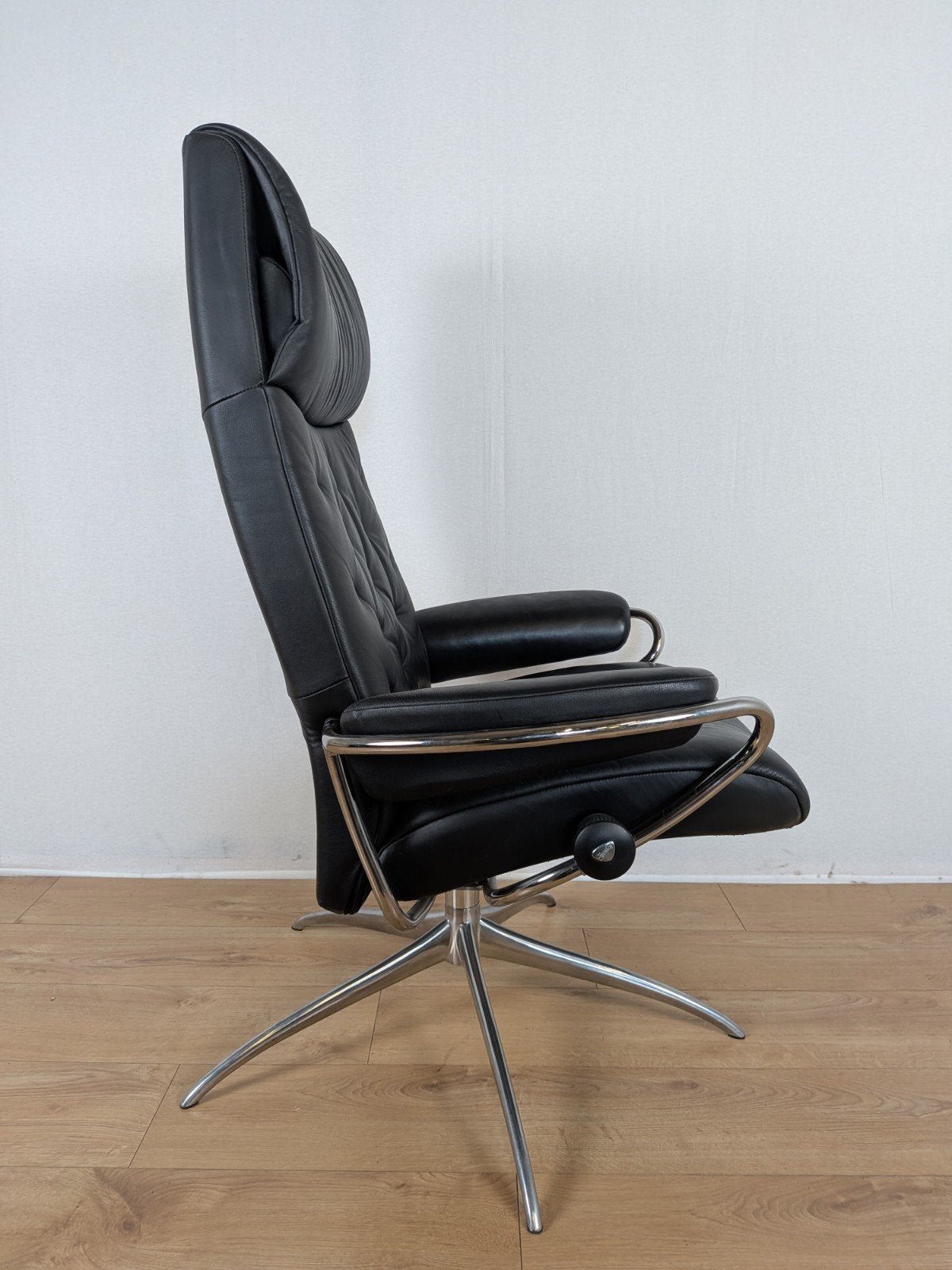 Stressless Magic Relaxfauteuil | Zwart Leder | Verstelbaar, Gebruikt, Sykkylven, Noorwegen, Zwart, Ophalen of Verzenden