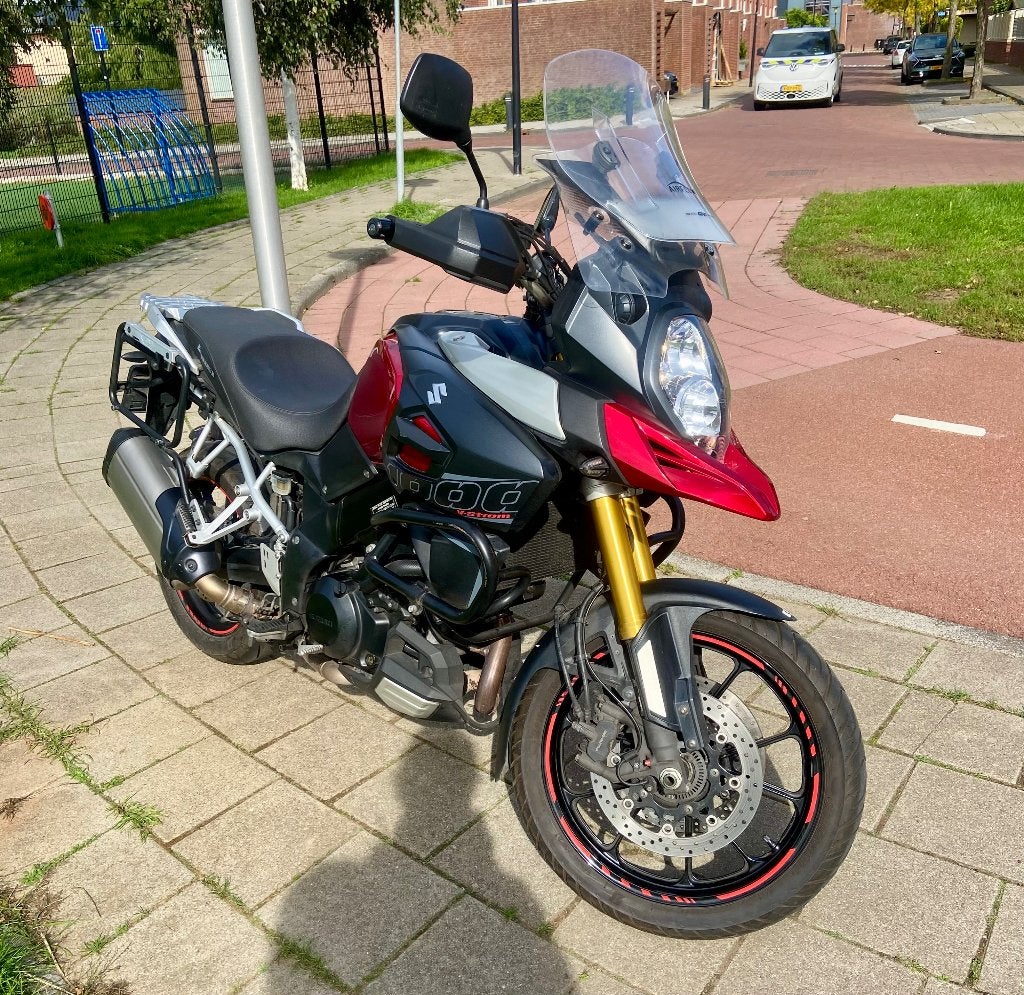 Suzuki DL 1000 V-Strom 2014 rood, Motoren, 2 cilinders, Motorrijbewijs A, Particulier, Toermotor