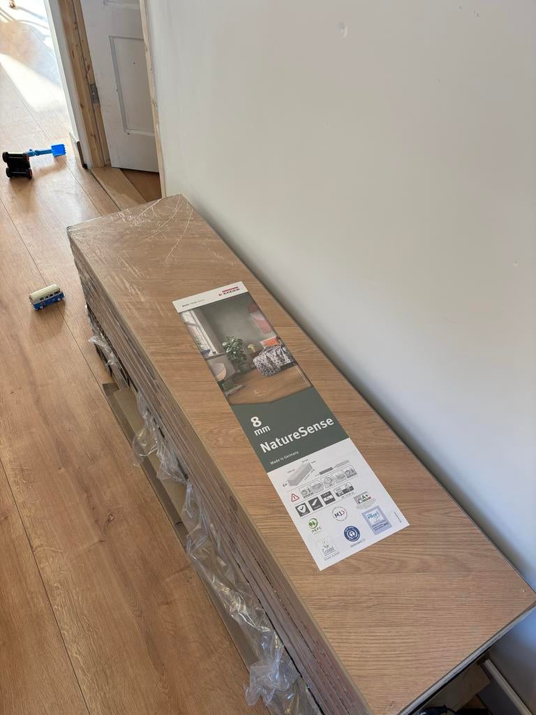 Egger NatureSense Laminaat Hongaarse Punt Honing 40m2, Huis en Inrichting, Stoffering | Vloerbedekking, Ophalen, Bruin, Nieuw