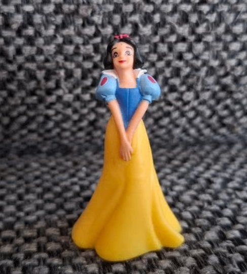 Sneeuwwitje mini figuur, Ophalen of Verzenden, Sneeuwwitje of Doornroosje, Zo goed als nieuw, Beeldje of Figuurtje