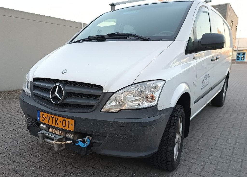 Reisbus, 4x4, bedden, kachel, lier, accu, zonnepanelen., Automaat, Chemisch toilet, Buscamper of Camperbus, Tot en met 2