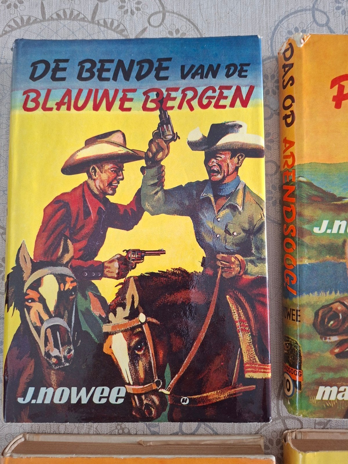 De Bende van de Blauwe Bergen - J. Nowee (Arendsoog), Ophalen of Verzenden, Gelezen, J. Nowee, Fictie algemeen