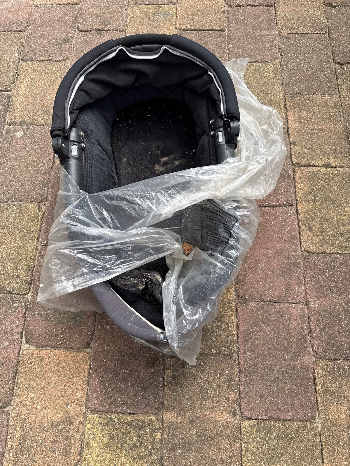 Quinny reiswieg, goudkleurig, gebruikt, Kinderen en Baby's, Gebruikt, Quinny, Met reiswieg, Ophalen