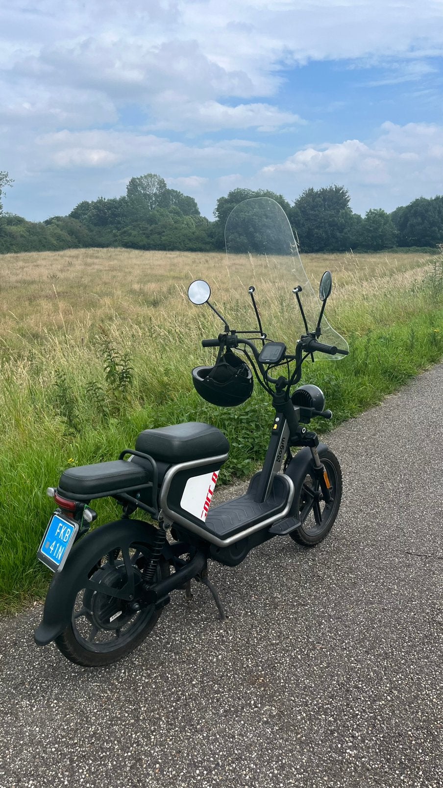 AGM goccia elektrische scooter, Fietsen en Brommers, Elektrische fietsen, Ophalen, Zo goed als nieuw, 50 km per accu of meer, Overige merken