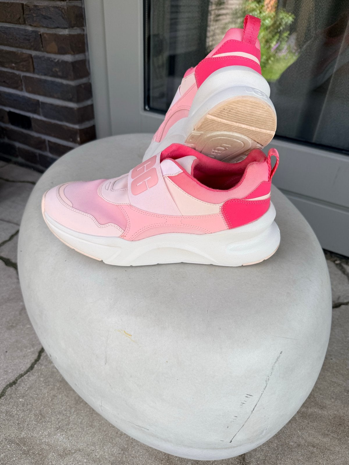 Originele UGG instappers - Zo goed als nieuw - Maat 30, Ophalen of Verzenden, Zo goed als nieuw, Meisje, Schoenen