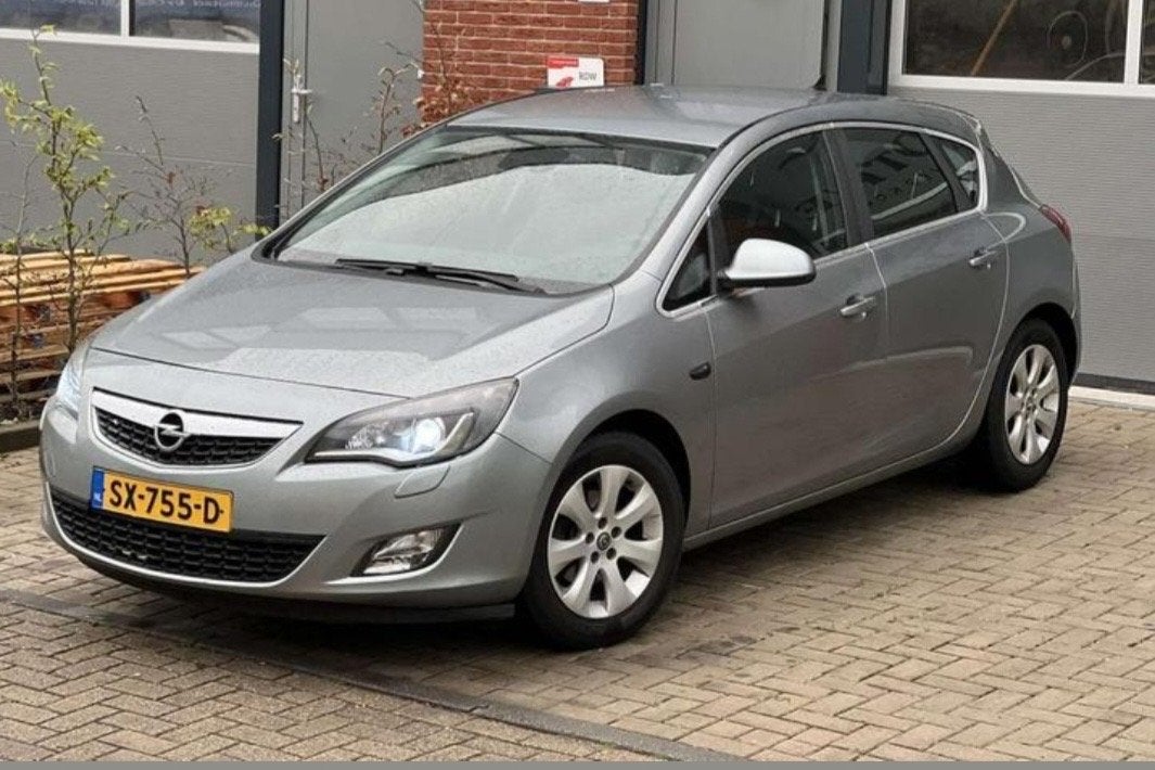 Opel Astra 1.4 Turbo 103KW 5D AUT 2012 Grijs, 15 km/l, 680 kg, 4 cilinders, 1353 kg