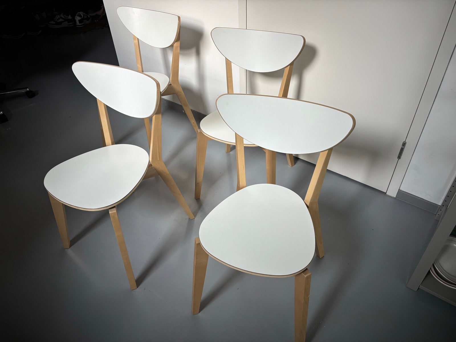 Vier IKEA Nordmyra eetkamerstoelen - Wit/Berken, Ophalen, Wit, Zo goed als nieuw, Vier