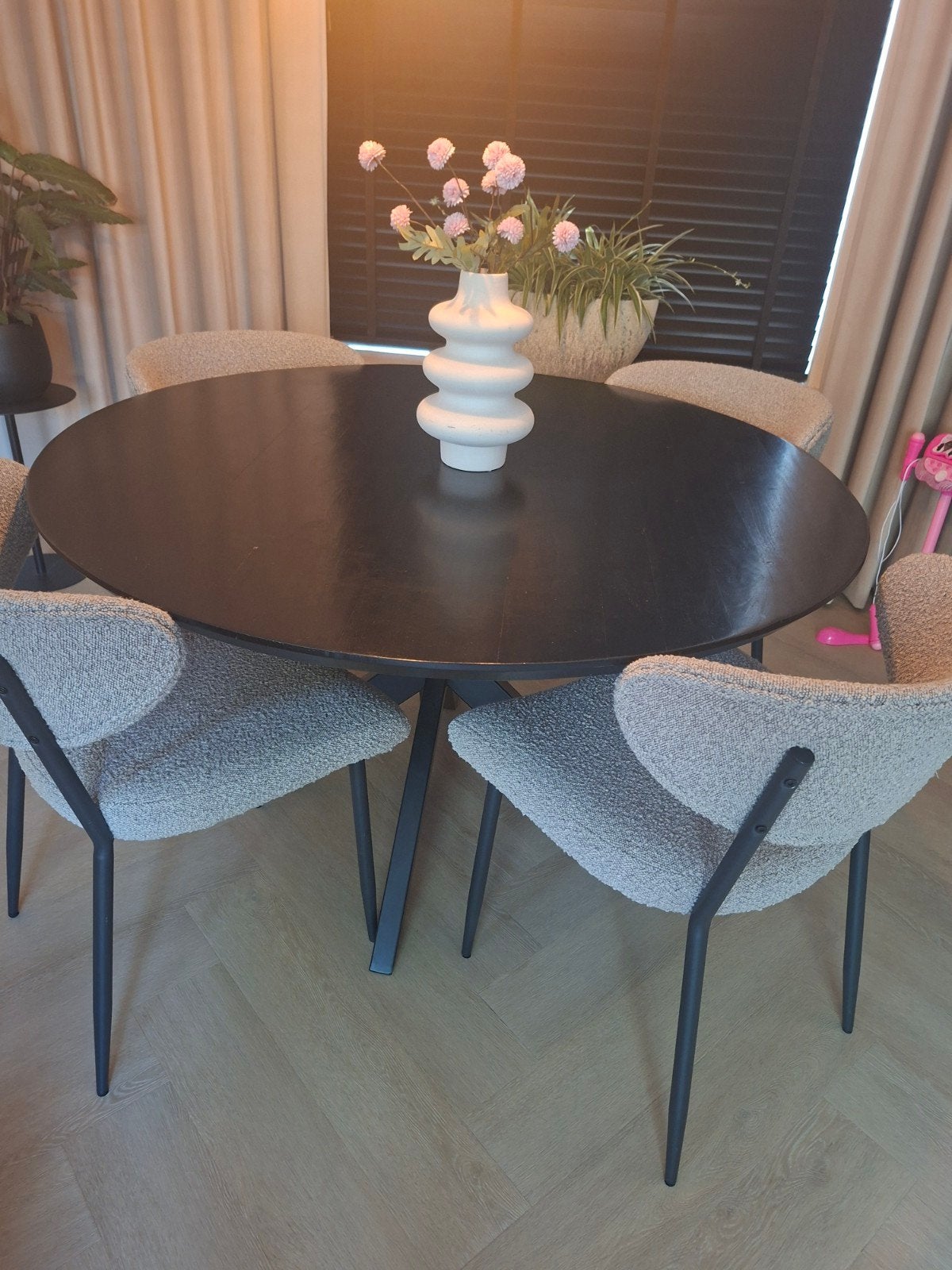 Zwarte ronde eettafel, Ophalen, Rond, 100 tot 150 cm, 100 tot 150 cm