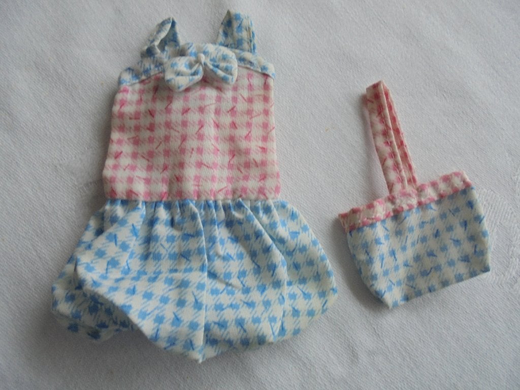 div kleertjes voor barbie en skipper, Ophalen of Verzenden, Gebruikt, Kleertjes