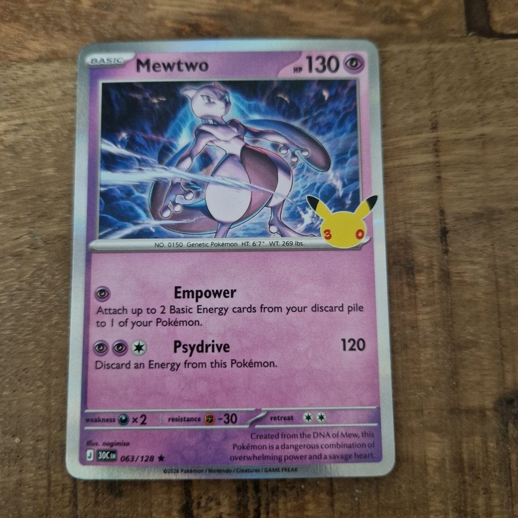 Mewtwo - 063/128 - 30th anniversary, Ophalen, Zo goed als nieuw, Losse kaart, Foil