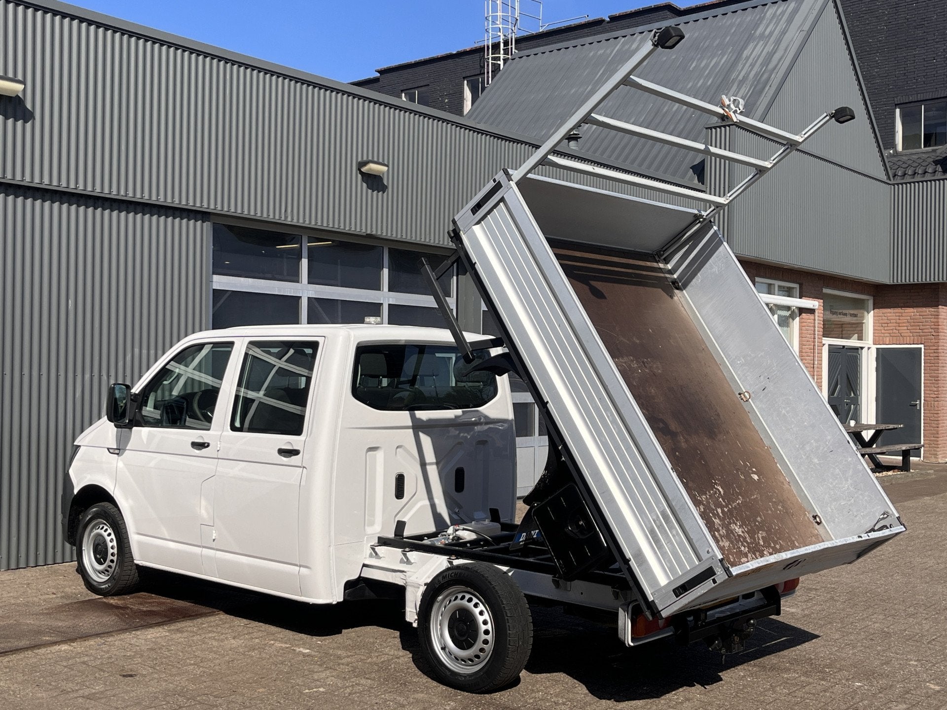 Volkswagen Transporter 2.0 TDI L2H1 150pk DC Euro 6 Kipper A, Auto's, Bestelauto's, Voorwielaandrijving, Gebruikt, 4 cilinders