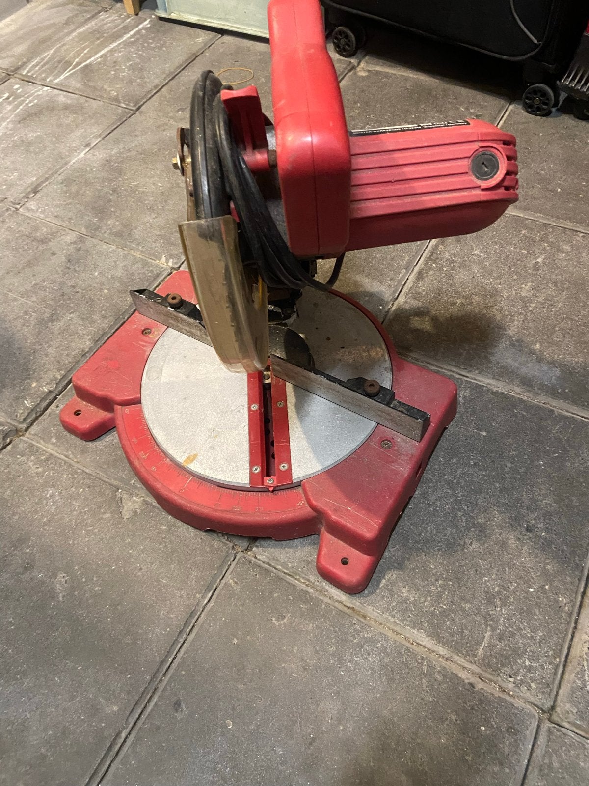 Meister Werkzeuge TGS 1200 Afkortzaag - 1200W, Ophalen, Minder dan 30 mm, Gebruikt, Afkortzaag