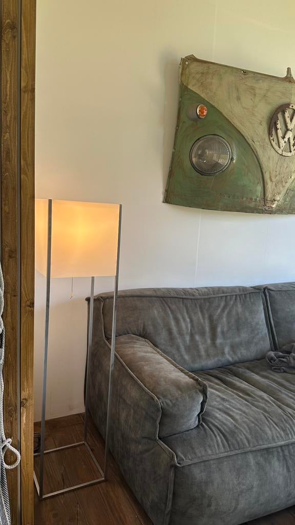 Prachtige design lamp (jaren 60 ?), Huis en Inrichting, Lampen | Vloerlampen, Ophalen, Lopek of B&B italia cubik, 100 tot 150 cm