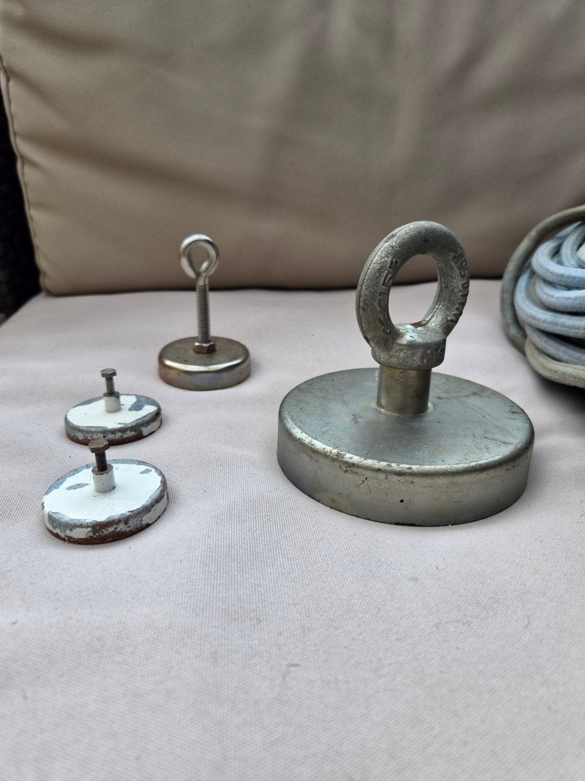 Magneetvissen set: sterke magneten met touw, Ophalen, Gebruikt, Overige merken