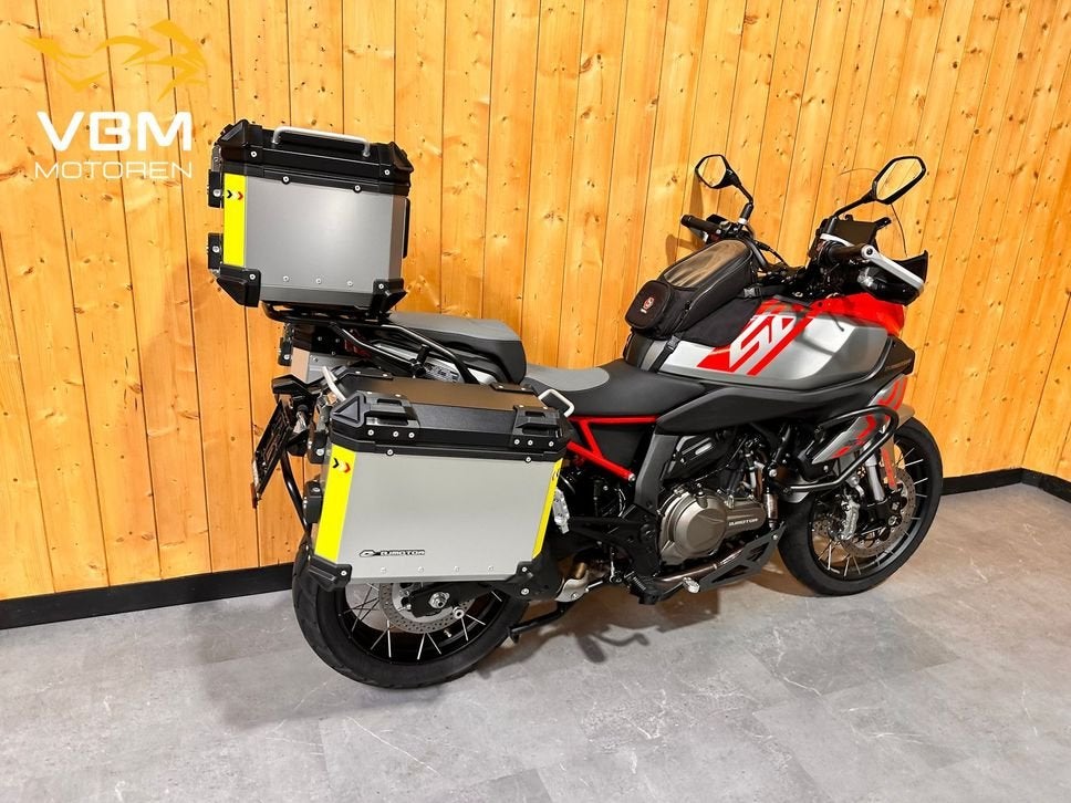 QJMOTOR SRT 600 SX TOURING SRT600 SRT-600 Versys f800 dl650, 2 cilinders, Bedrijf, Onbekend, Meer dan 35 kW