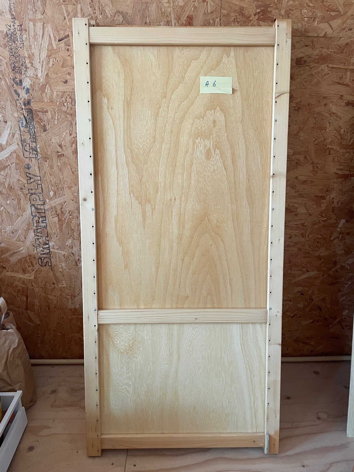 Grote Lundia kast met 9 planken H130 D60 B100, Ophalen, Met plank(en), Gebruikt, Grenenhout