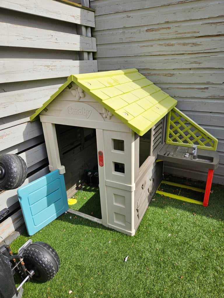 Smoby speelhuisje met deurbel en buitenkeuken, Ophalen of Verzenden