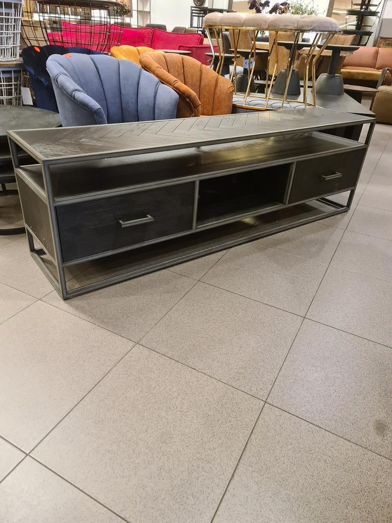 Nieuw tv meubel Eleonora Hudson 185x55x42cm visgraat €195, Ophalen, Hout, Zwart, .