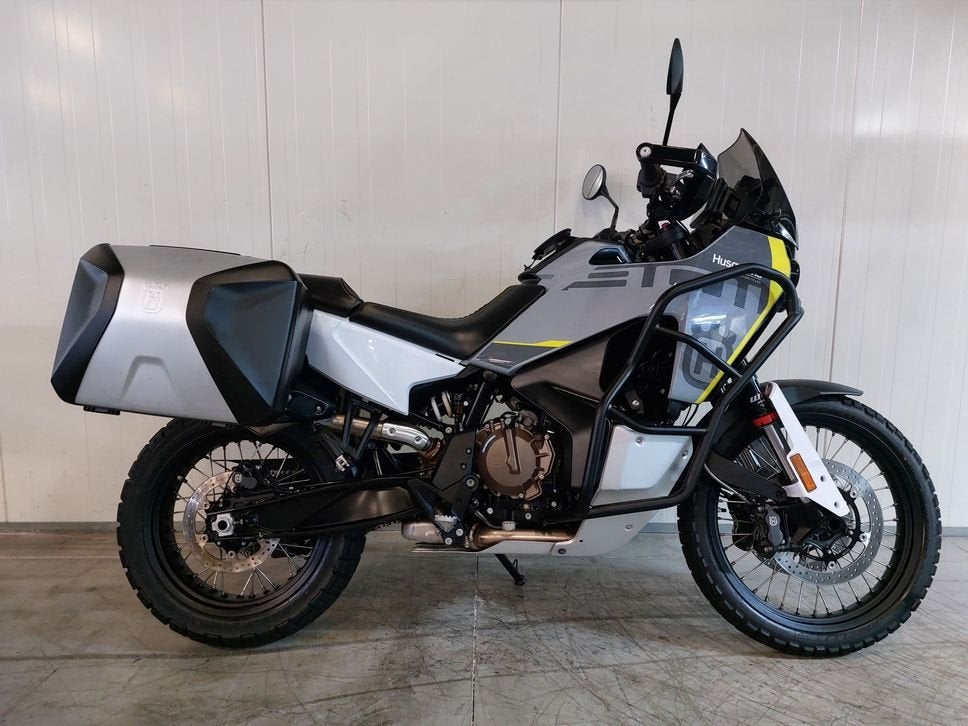 HUSQVARNA NORDEN  901 (bj 2024), 2 cilinders, Motorrijbewijs A, Onbekend, Meer dan 35 kW