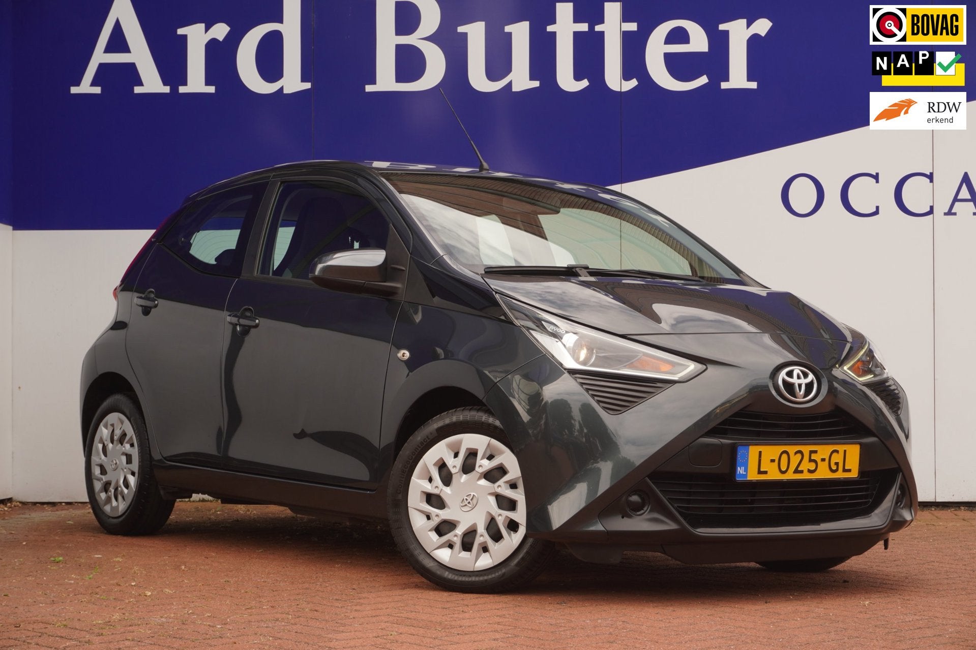 Toyota Aygo 1.0 VVT-i x-play+Airco+Apple-careplay+camera+ele, Voorwielaandrijving, Gebruikt, Euro 6, 4 stoelen
