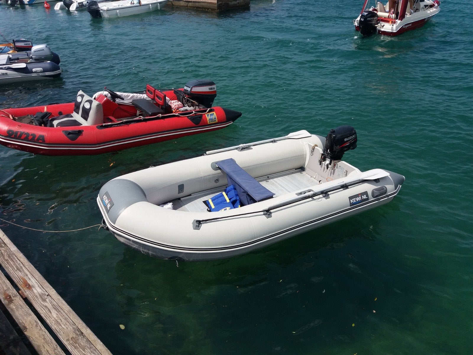 Rubberboot met 4pk buitenboordmotor (kortstaart), Watersport en Boten, Rubberboten, Ophalen, Aluminium, Gebruikt, 4 m