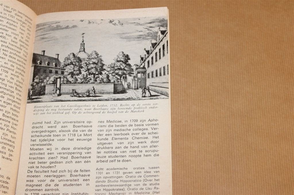 Herman Boerhaave — Geneeskunde Biografie Vintage Boekje 1968, Ophalen of Verzenden, Gelezen