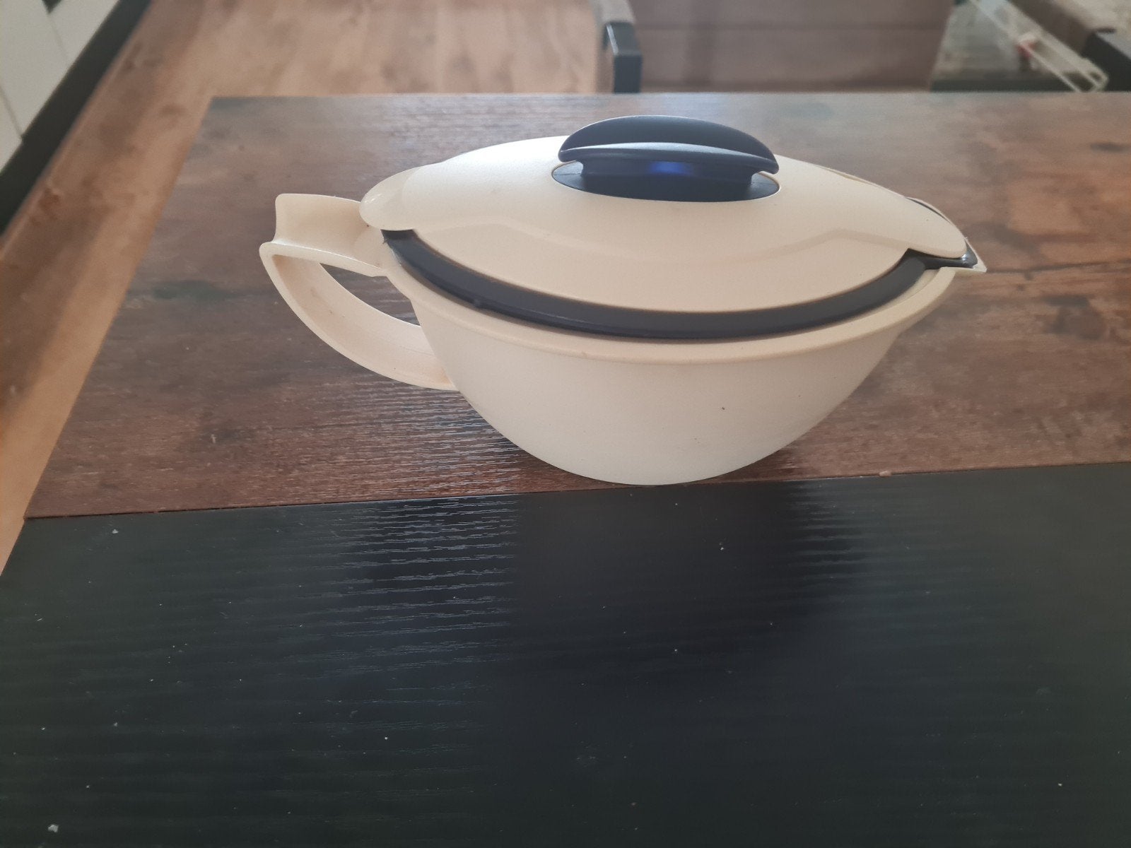 tupperware jus schaal met deksel voor €15, Met deksel, Schaal, Ophalen of Verzenden, Zo goed als nieuw