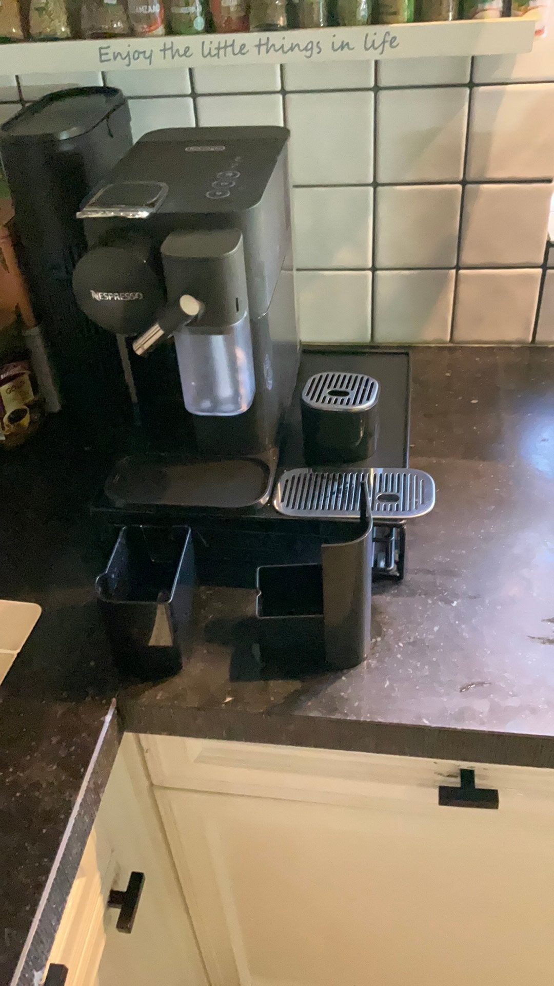 Nespresso apparaat (lekkage) - voor onderdelen, Ophalen of Verzenden, Niet werkend, Koffiemachine, Koffiepads en cups