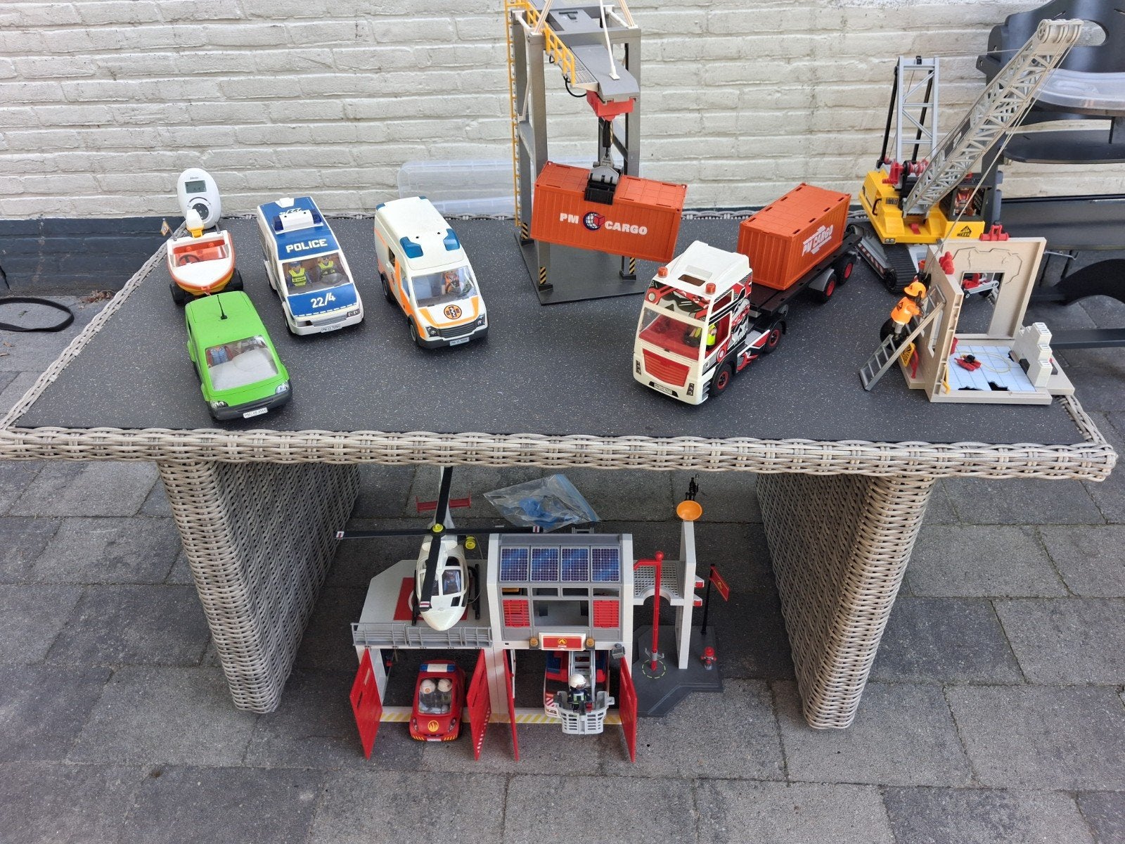 Grote Playmobil set met voertuigen en gebouwen, Ophalen, Gebruikt