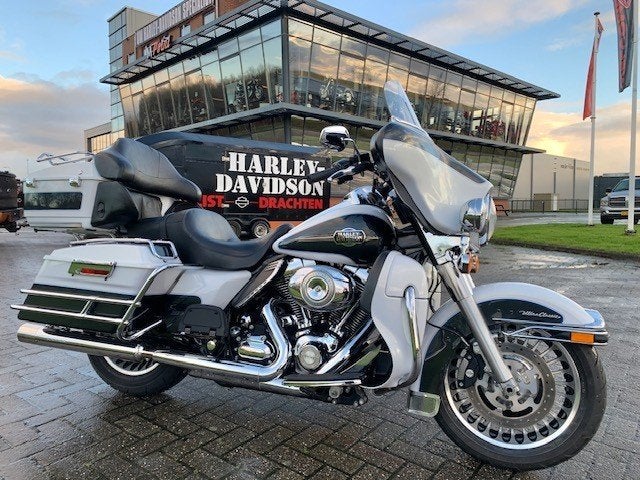 Harley-Davidson FLHTCU ULTRA FLHTK LIMITED (bj 2010), Motoren, Dopplerlaan 26
9207 HC  Drachten, NL, H-D Benelux B.V., Gebruikt