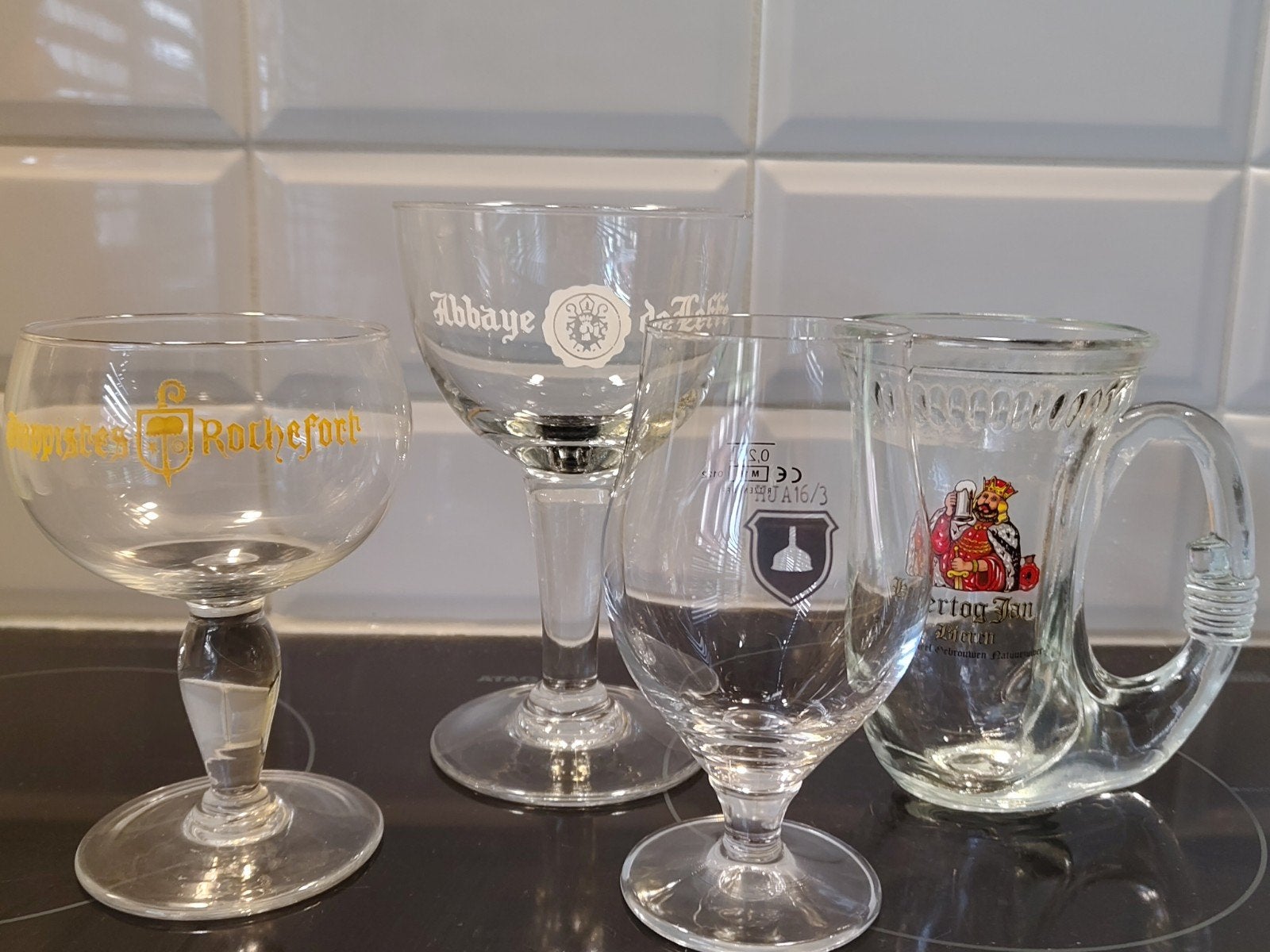 4 klassieke bierglazen: Leffe, Rochefort, Hertog Jan, Verzamelen, Biermerken, Ophalen of Verzenden, Zo goed als nieuw, Glas of Glazen