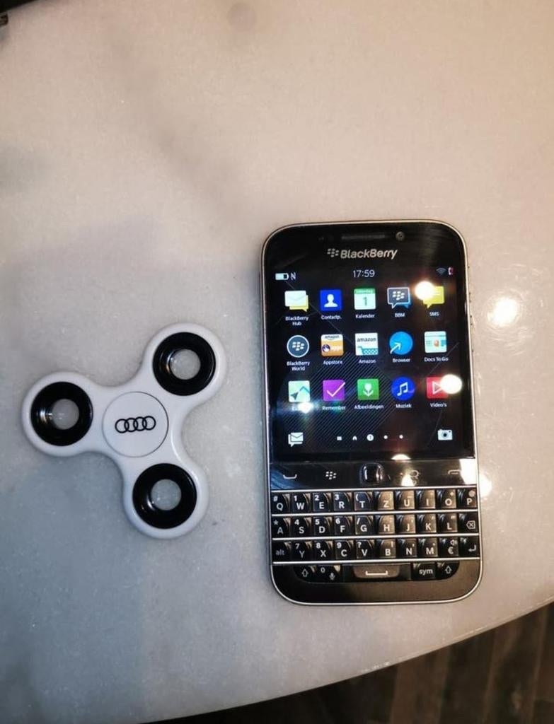 Als nieuw blackberry classic Q20 met spotify | 16GB | 4G  Wh, Ophalen of Verzenden, Zo goed als nieuw