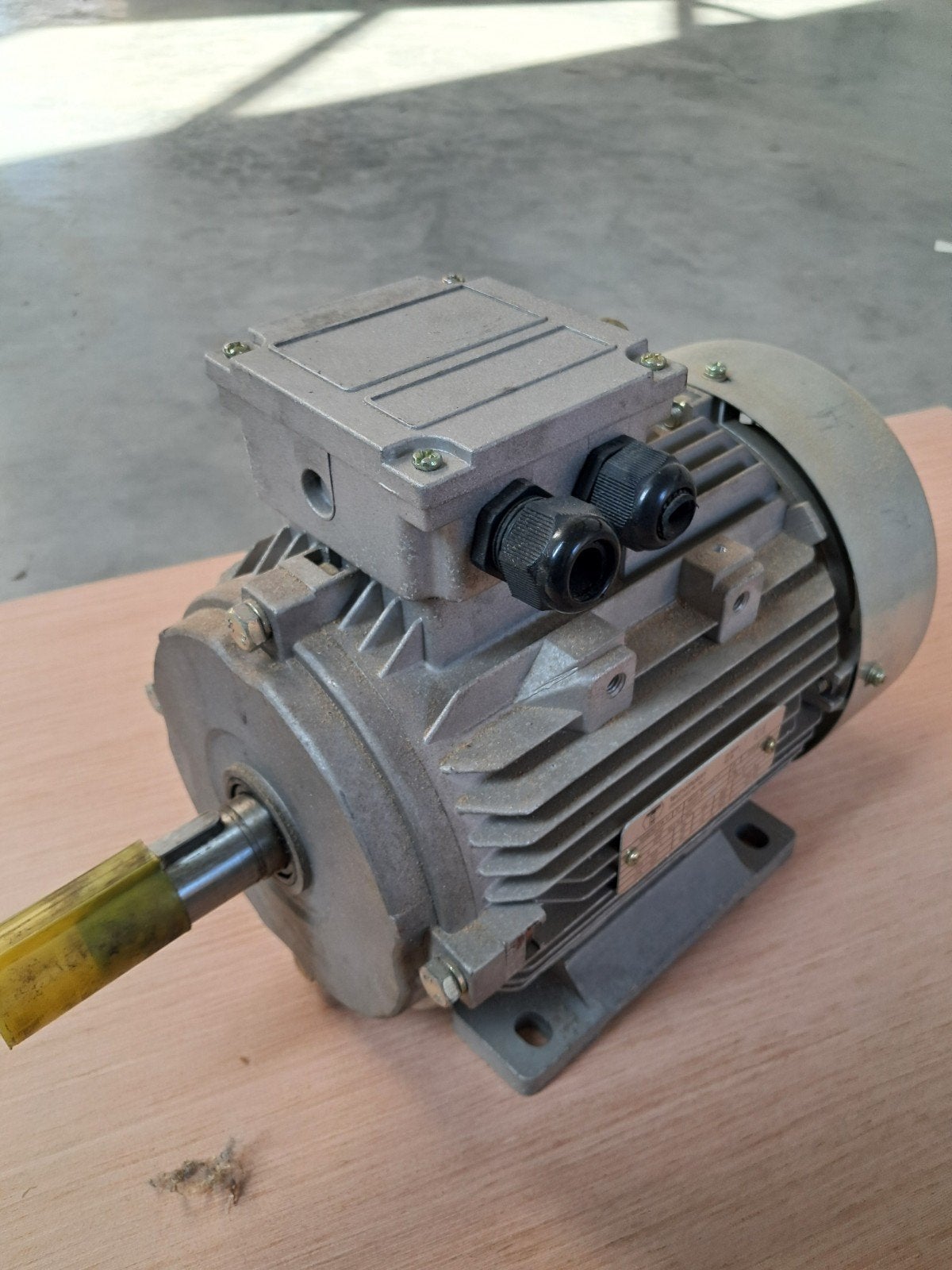 clipper Norton motor 400v steenzaag, Ophalen