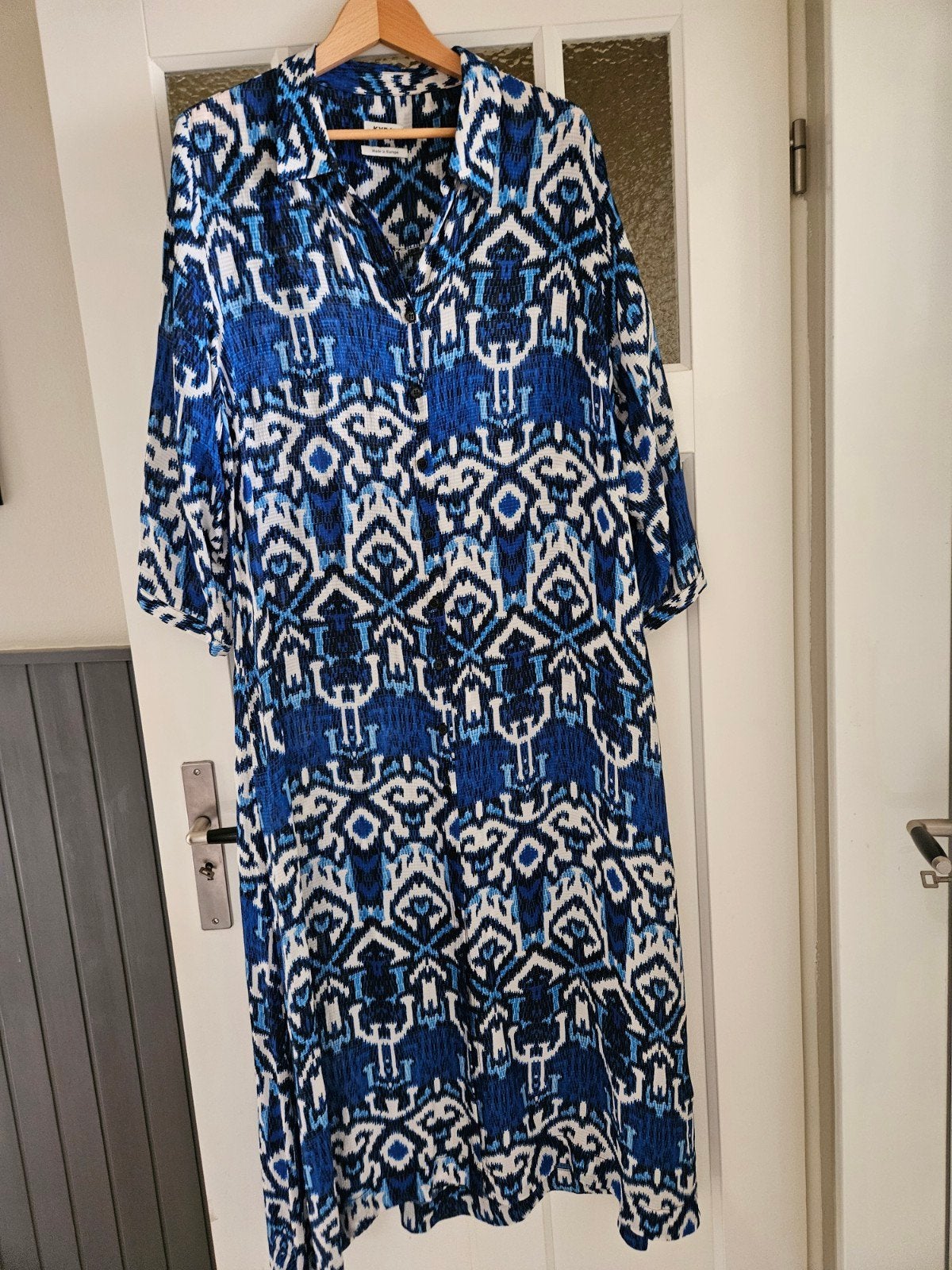 Kyra lange rechtvallende tika  jurk, maat 46, Maat 46/48 (XL) of groter, Zo goed als nieuw, Kyra, Onder de knie