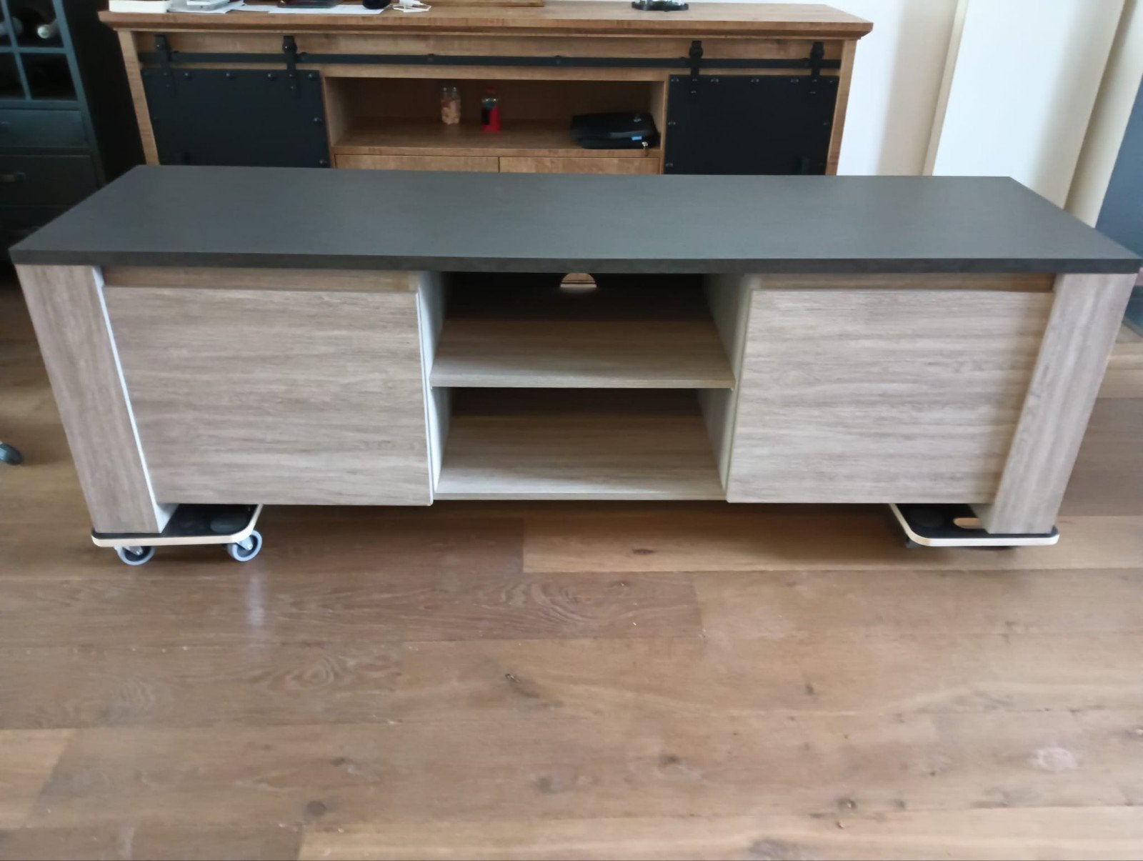 Tv meubel yannick leenbakker, Gebruikt, 150 tot 200 cm, Ophalen of Verzenden, Minder dan 100 cm