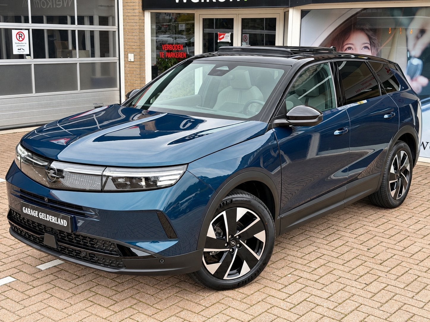 Opel Grandland 1.2 Turbo Hybrid GS | PANO | CAMERA | ACC | F, Auto's, Dealer onderhouden, 136 pk, Gebruikt, Zwart