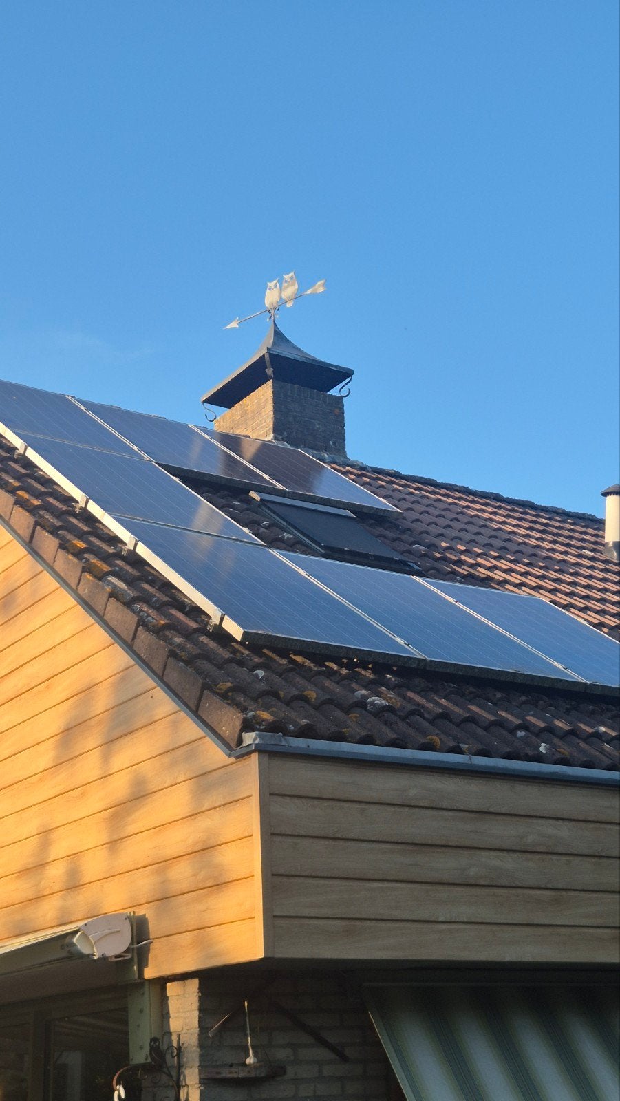 19 zonnepanelen & 1 omvormer, Doe-het-zelf en Verbouw, Zonnepanelen en Toebehoren, Ophalen, Gebruikt, Compleet systeem, 200 wattpiek of meer