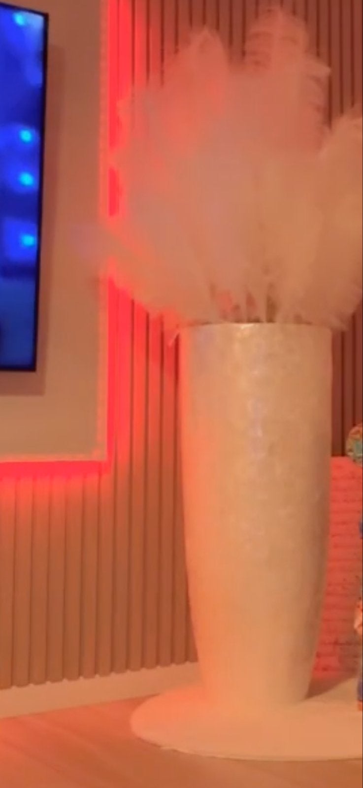 Grote Witte Vaas met Parelmoer Effect en Droogbloemen, Overige materialen, Inclusief droogbloemen, Wit, Ophalen of Verzenden
