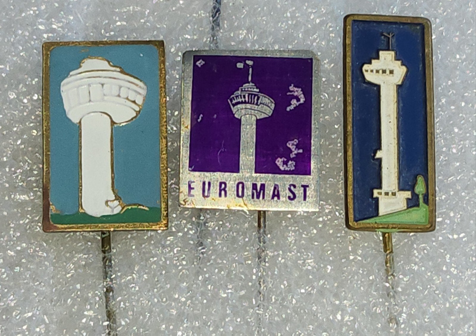 3 Vintage Euromast Speldjes - Rotterdam Souvenir, Verzamelen, Ophalen of Verzenden, Gebruikt, Stad of Land, Speldje of Pin