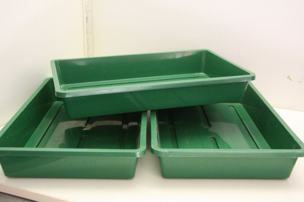 Drie kweekbakken groen kunststof. Nieuwstaat., Ophalen of Verzenden, Zo goed als nieuw, Kweekbak