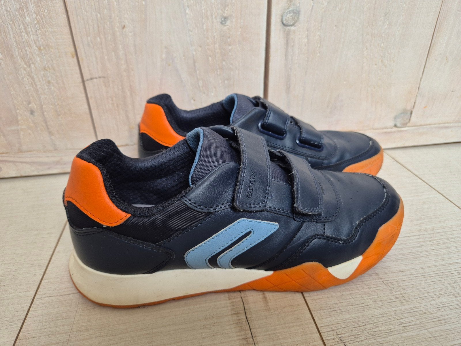 Donker blauwe klittenband sneakers mt 39 (GEOX/ als NIEUW), Ophalen, Zo goed als nieuw, Geox, Jongen of Meisje