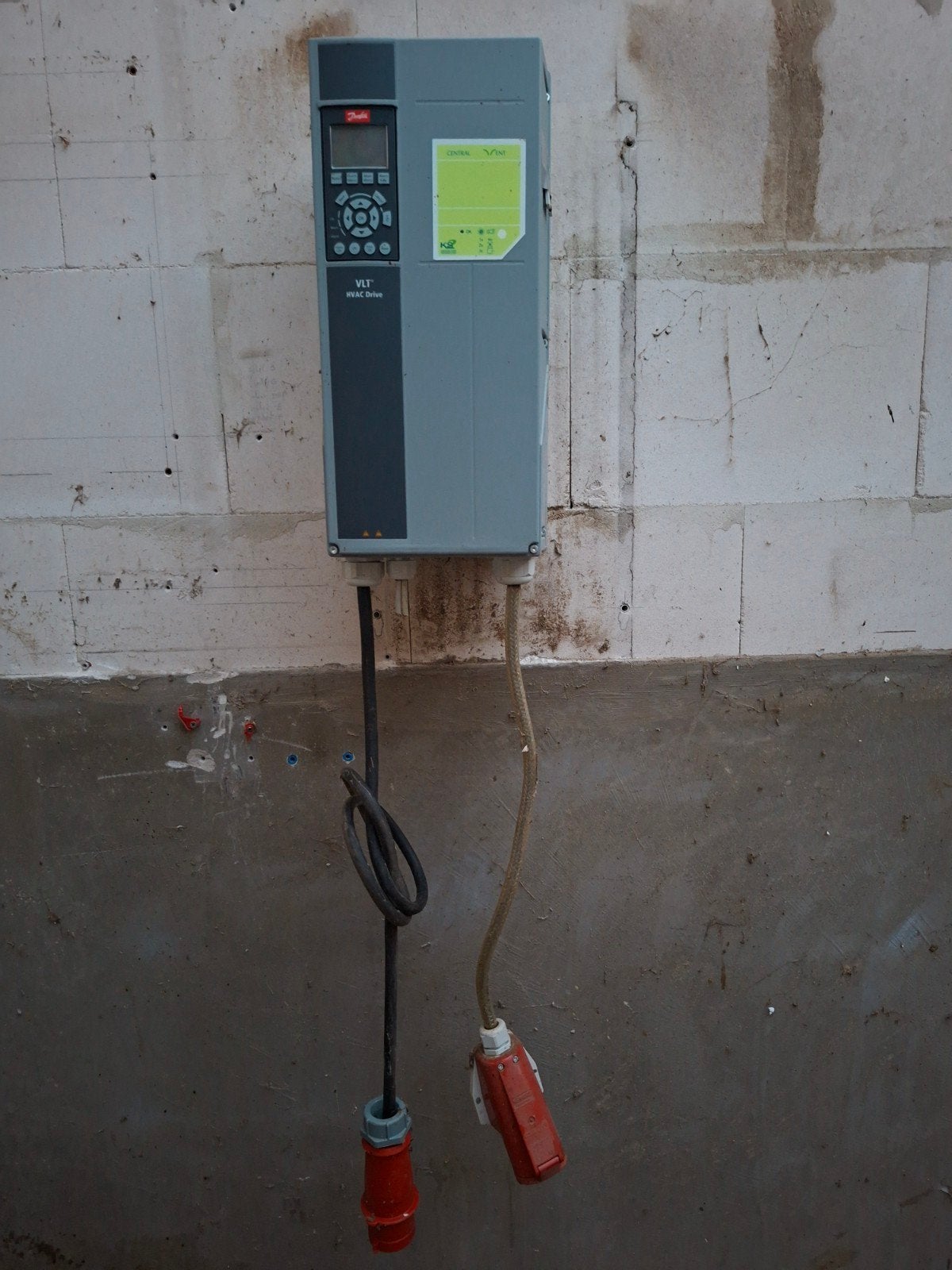 Danfoss VLT HVAC Drive Frequentie Regelaar FC-102P11KT4E, Ophalen, Gebruikt