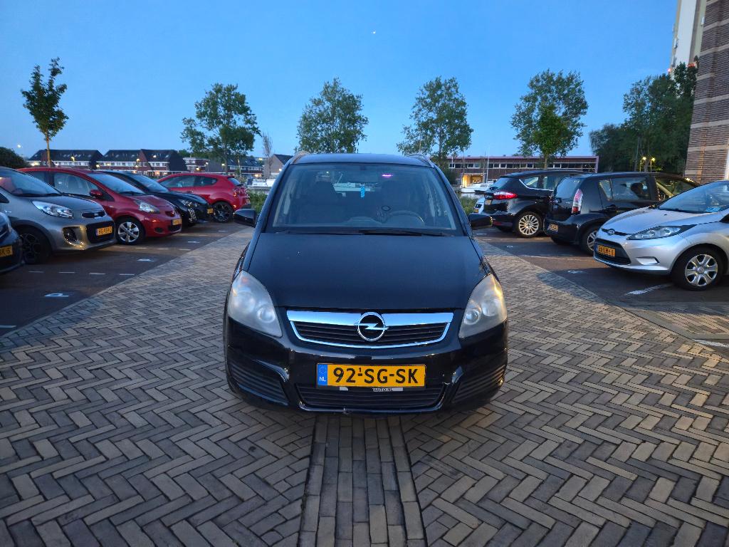 Opel Zafira 2006 1.6 benzine 7 Persoons APK 2027!, 4 cilinders, 7 stoelen, Origineel Nederlands, Euro 4